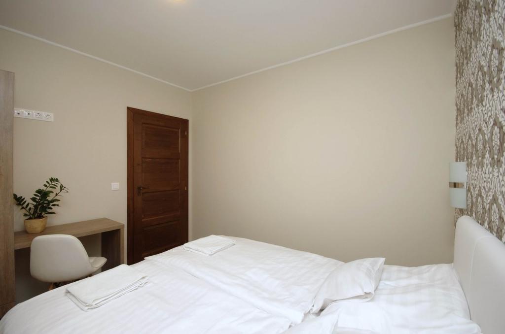 Mosoly Deluxe Apartman Gyula Esterno foto